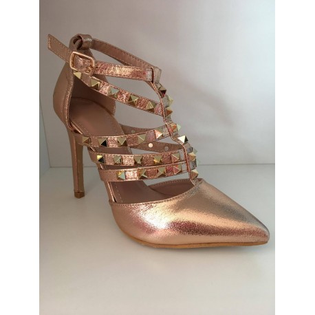  Fast Fashion pump studs