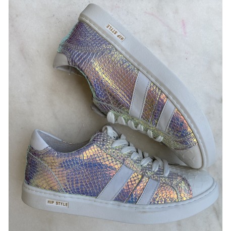 Hip sneaker
