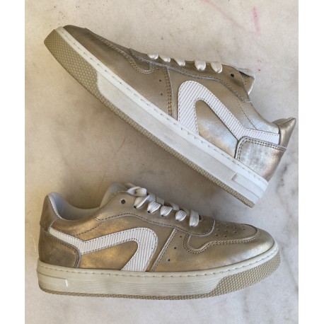 Hip sneaker