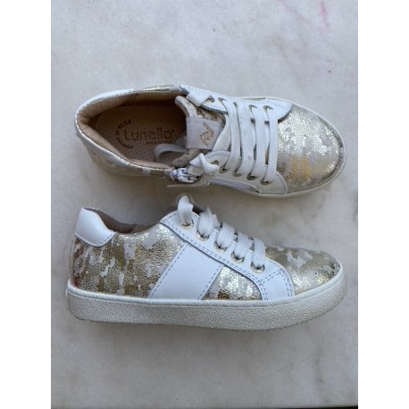 Lunella sneaker