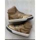 Hip sneaker gold