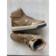Hip sneaker gold