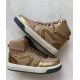 Hip sneaker gold