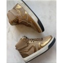 Hip sneaker gold