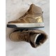 Hip sneaker gold