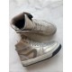 Hip sneaker gold