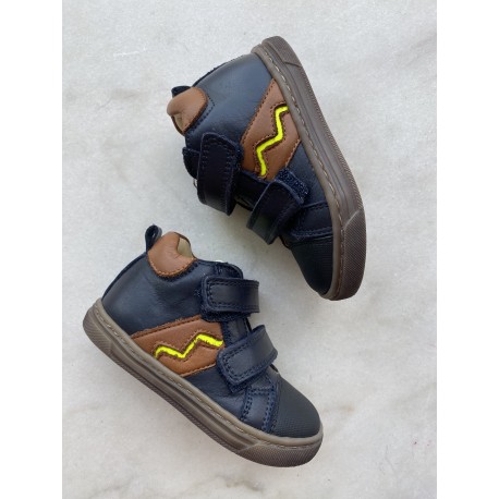 Lunella sneaker