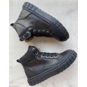 Lunella sneaker