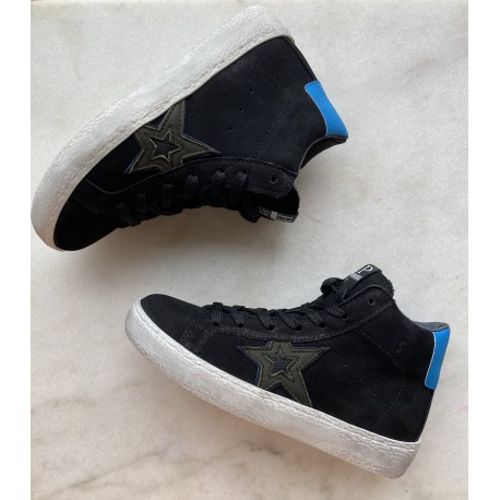 Hip sneaker
