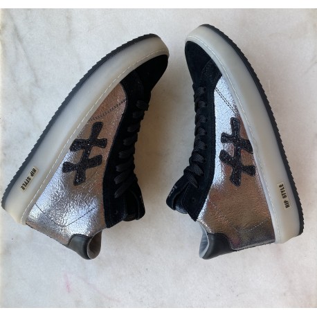 Hip sneaker