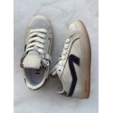 Hip sneaker